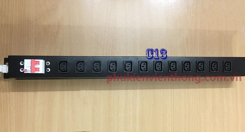 Thanh nguồn PDU C13 12 công lắp dọc tủ rack