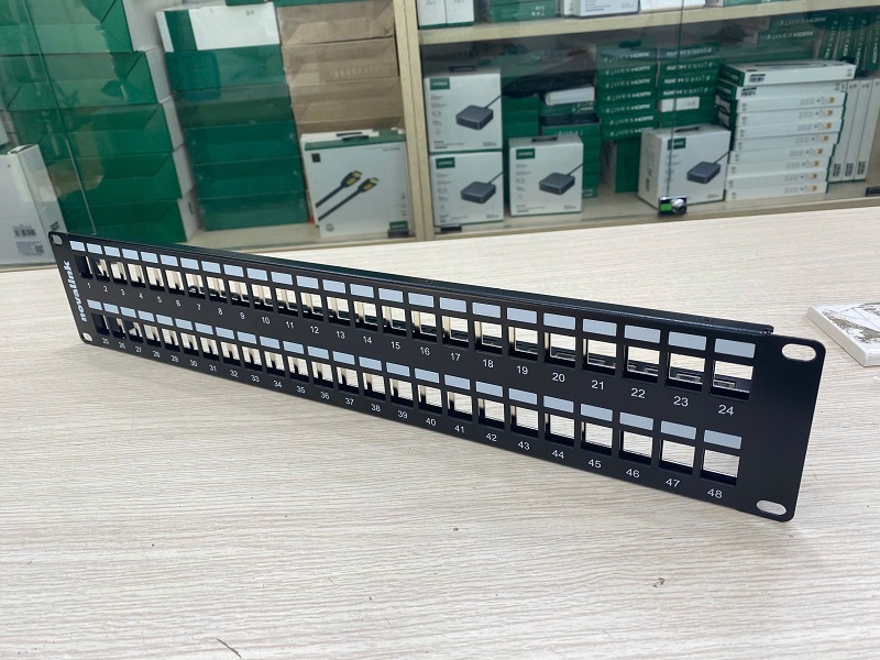 Thanh đấu nối , Patch Panel 2U 48 Cổng Chưa bào gồm ổ cắm  NOVALINK CC-06-00064 Có Thanh Đỡ
