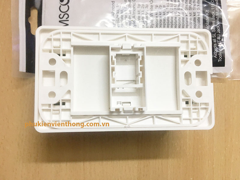 Mặt wallplate hình chữ nhật 1 cổng Commscope mẫu mới