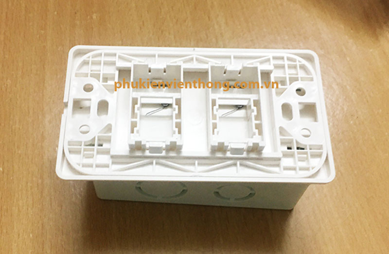 Mặt nạ âm tường hình chữ nhật 2 cổng Commscope mẫu mới