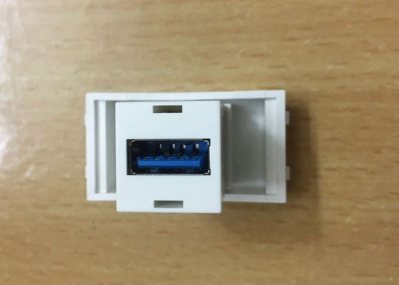 Nhân Wallplate USB 3.0 chuẩn Wide  lắp mặt panasonic âm tường