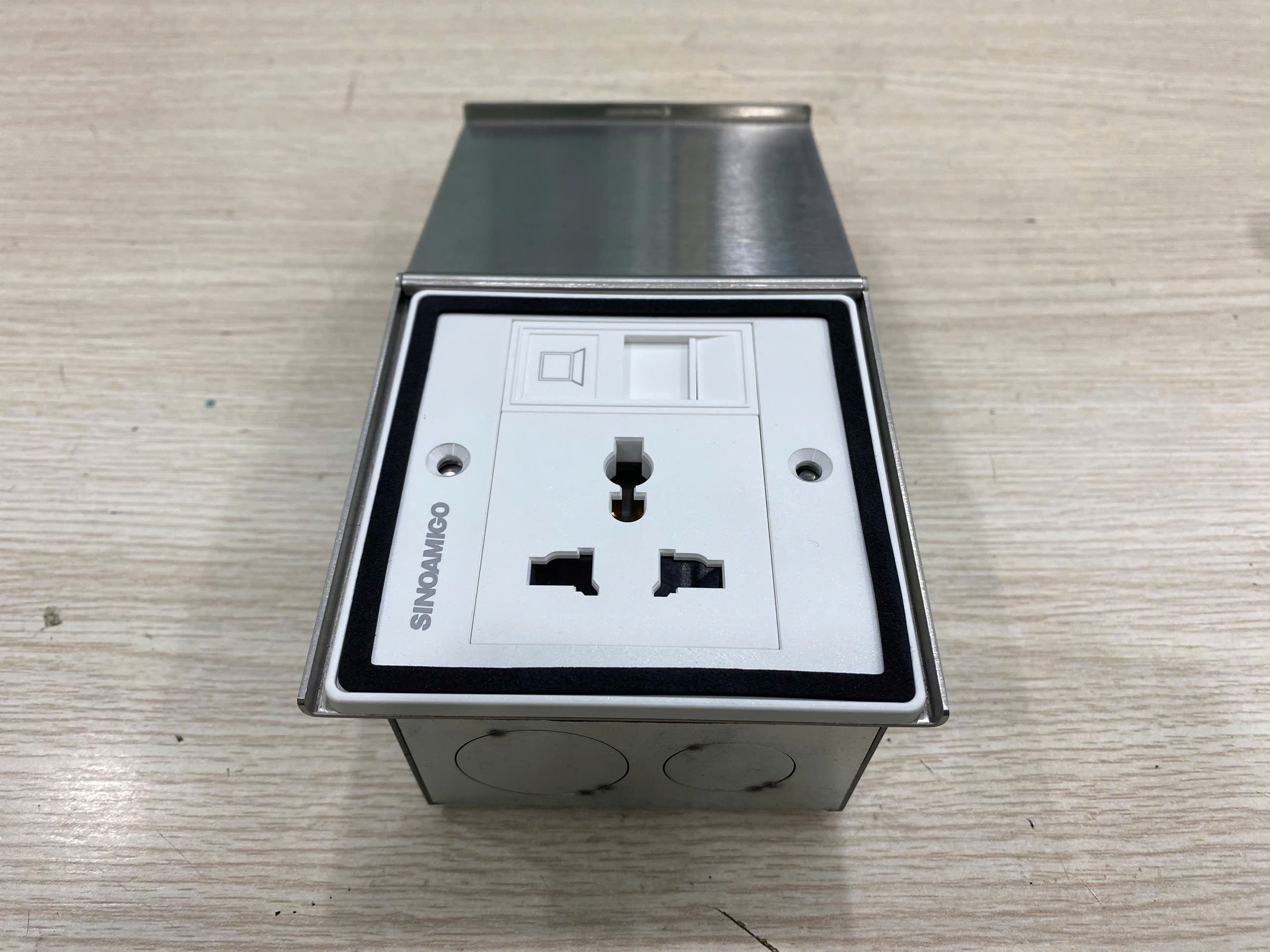 Ứng dụng hộp ổ điện mạng &acirc;m s&agrave;n Sinoamigo SPO-5S+B